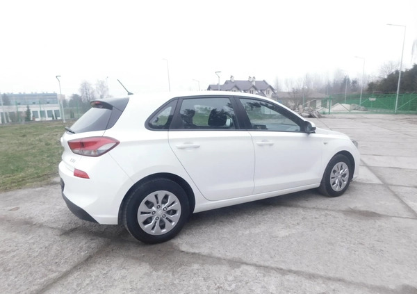 Hyundai I30 cena 48900 przebieg: 223500, rok produkcji 2018 z Jarosław małe 352